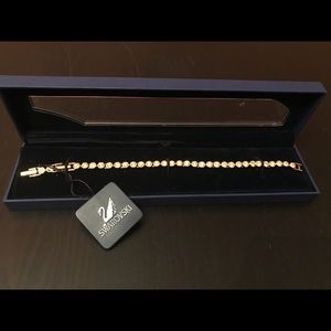 NWT SWAROVSKI Tennis Bracelet With Fold-over Clasp